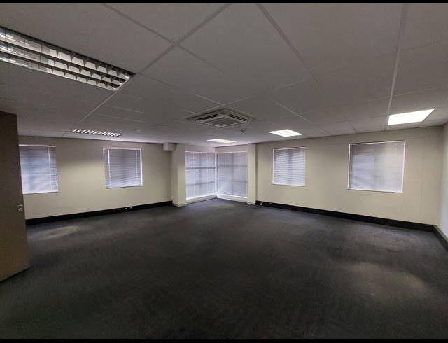469M² OFFICE TO LET IN GREENSTONE HILL